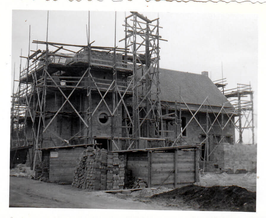 Die katholische Kirche im Bau © Kirchenarchiv